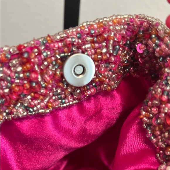 Sassy Beaded Mini Arm/Shoulder Bag🪩✨ - Picture 9 of 10